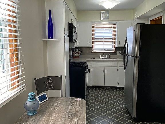 5th image of 3737 Oriole Ave SW