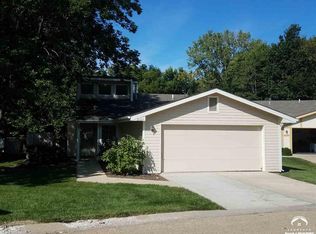 2107 Crossgate Cir, Lawrence, KS 66047
