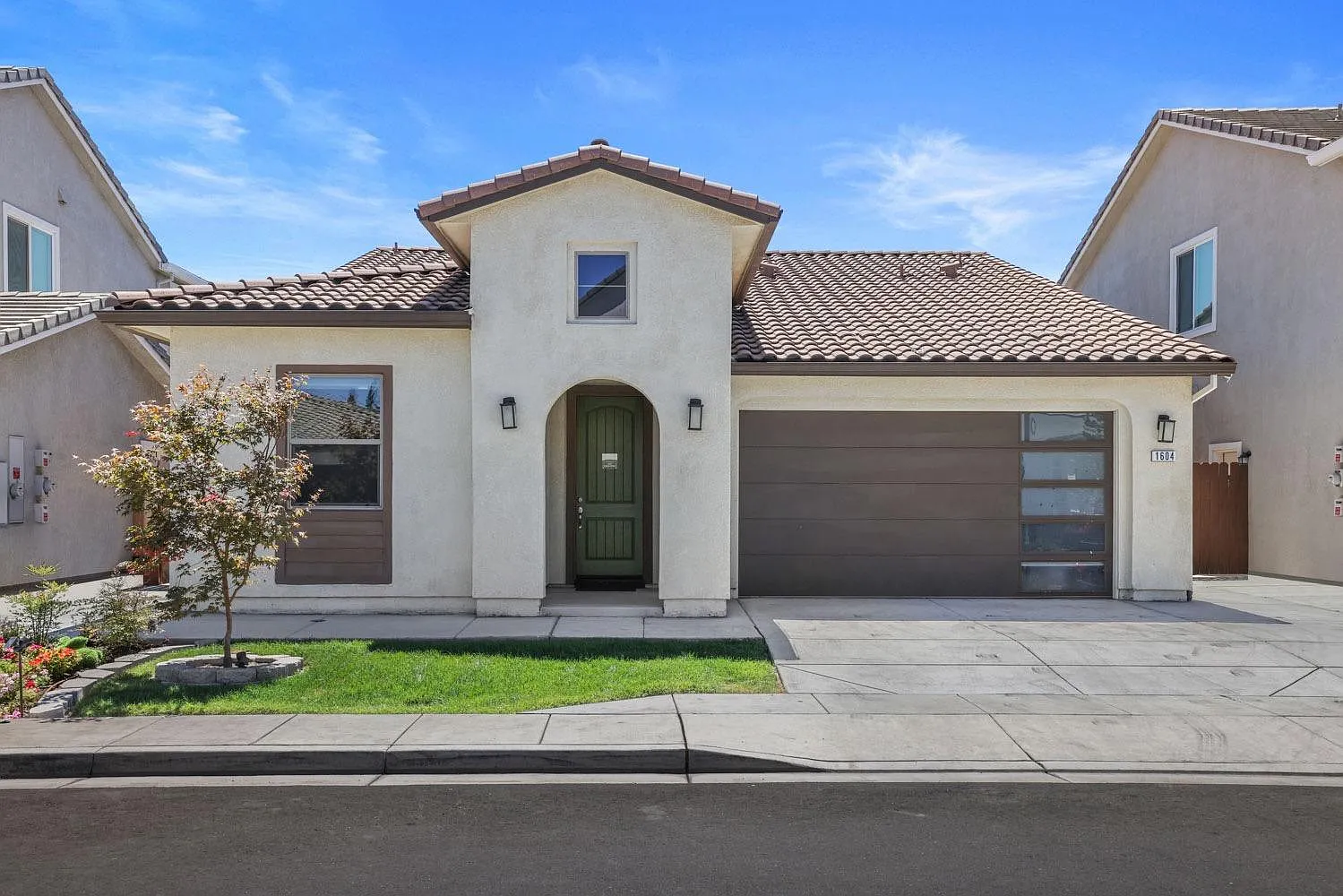 1604 Endeavor Way photo 1