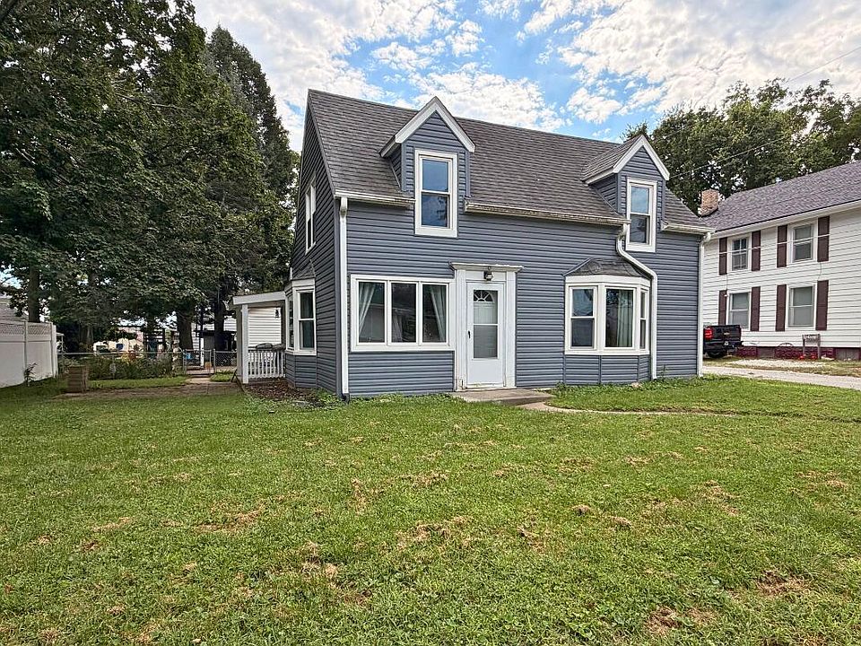 1st image of 305 3rd St