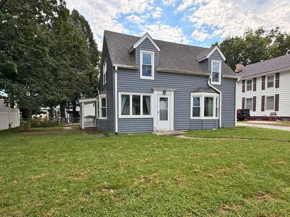 305 3rd St, Glenwood, IA 51534