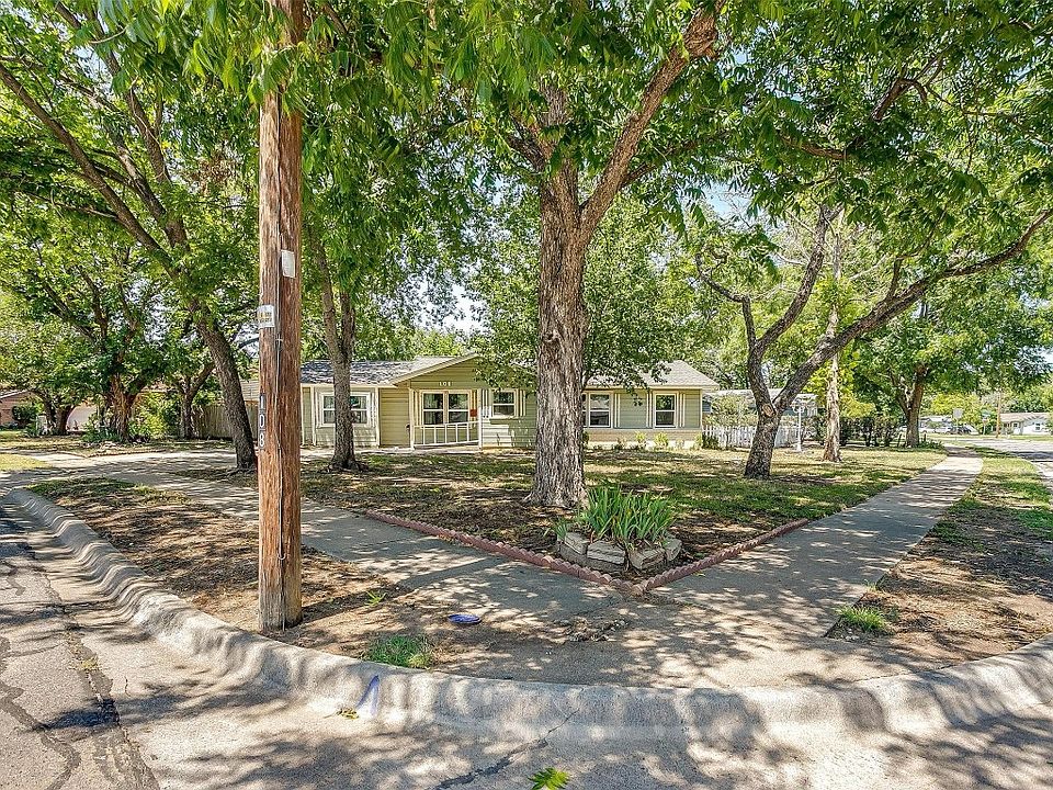 108 SW Murphy Rd, Burleson, TX 76028 Zillow