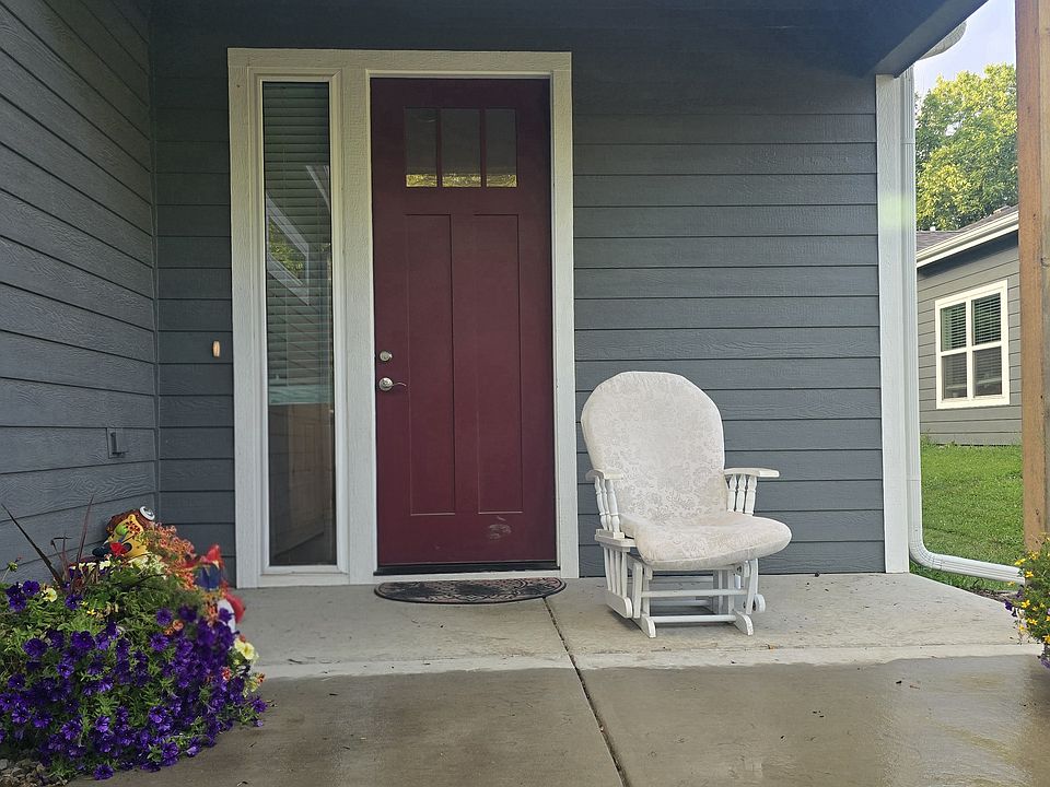 1st image of 1221 Iowa St #1
