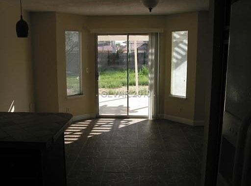 4th image of 1421 Lubbock Ave