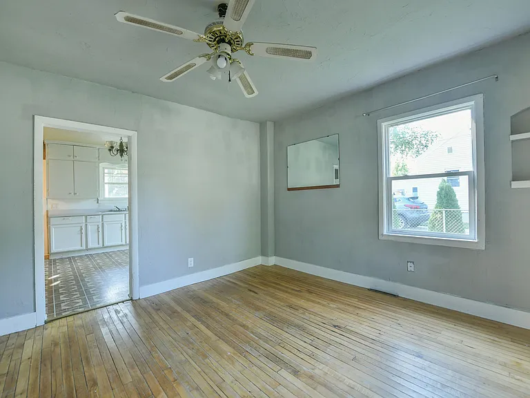 309 S Erie St — Photo 7