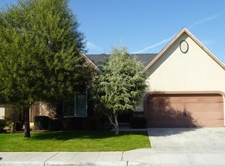 6221 E Farrin Ave, Fresno, CA