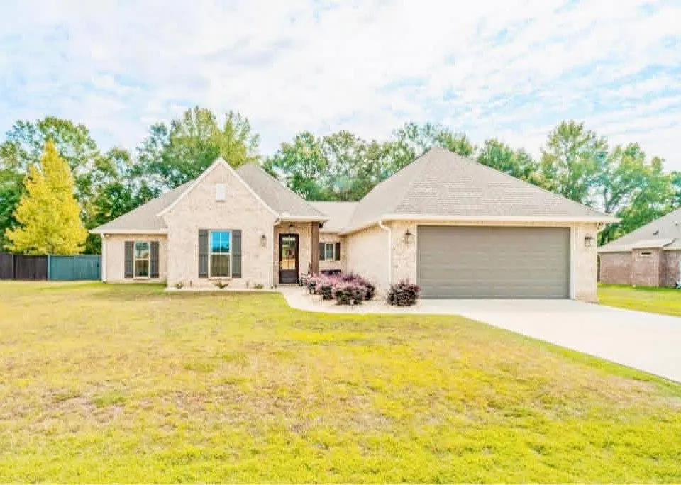 53 Copperfield Dr
