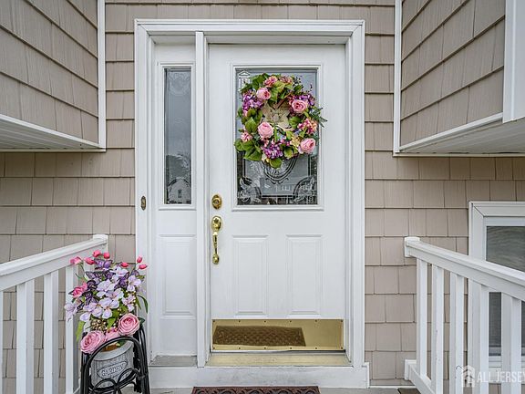 2nd image of 96 Cooper Blvd