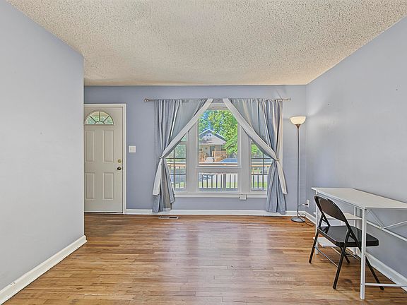 3rd image of 1505 Colorado St