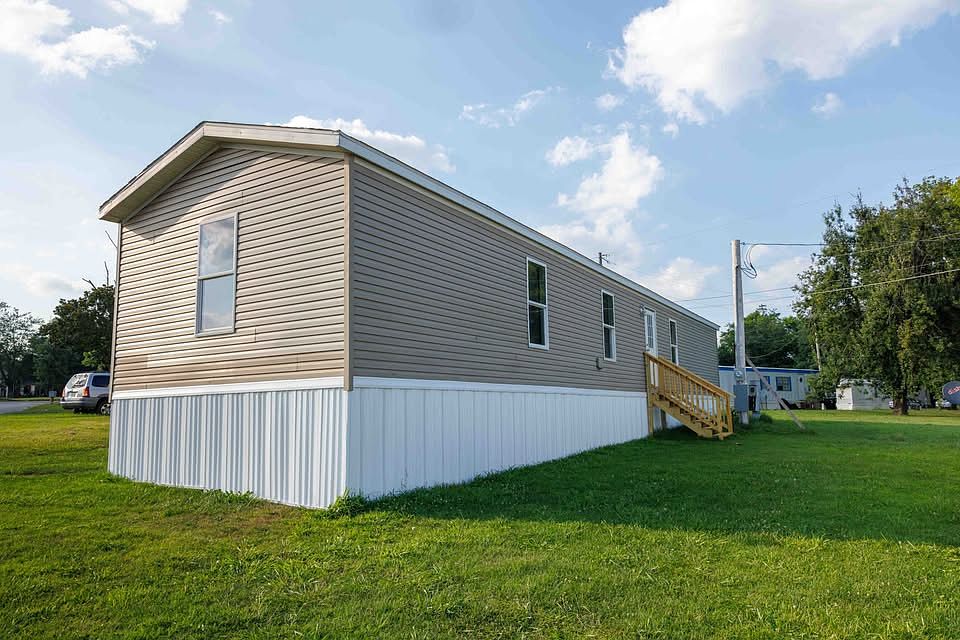 1st image of 10270 Russellville Rd #32