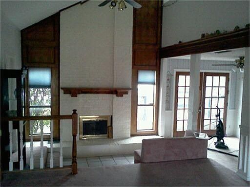4th image of 3118 Collins Blvd