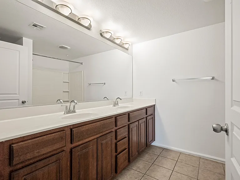 PRIMROSE MASTER BATHROOM 3