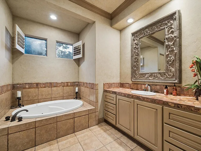 2 Lacewood Ln — Photo 35