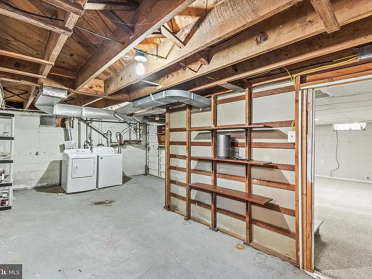 317 Greystone Rd — Photo 9