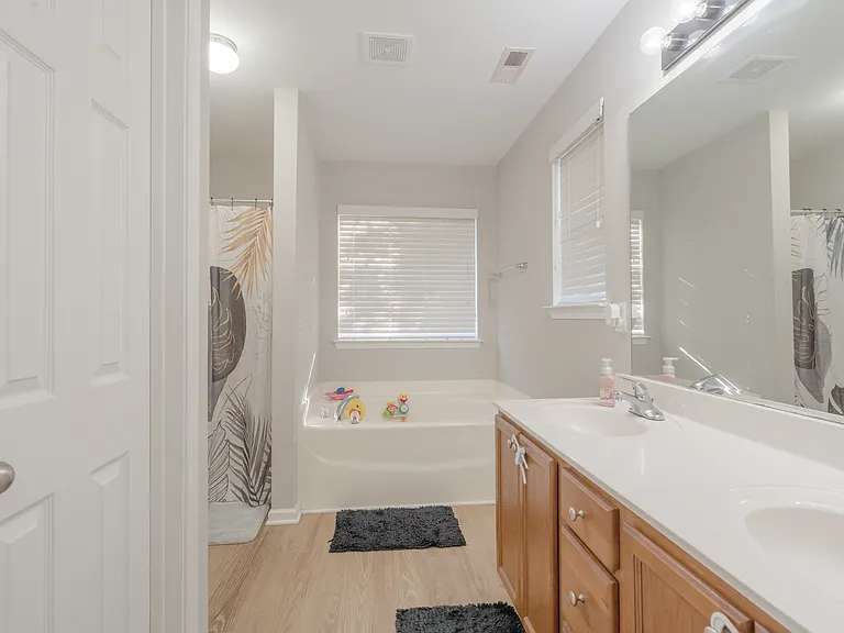 223 Stockbridge Dr — Photo 16