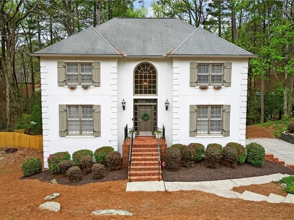 135 Inverness Approach, Roswell, GA 30075