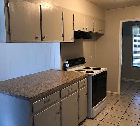 3rd image of 253 Westwood Dr