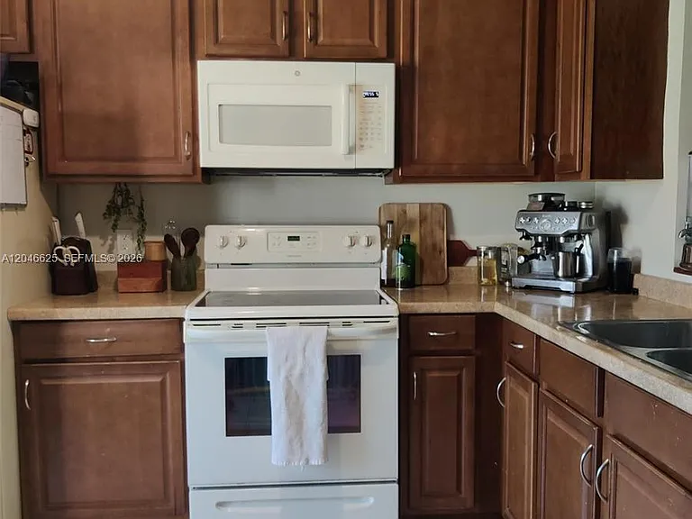 300 E Club Cir #108 — Photo 8
