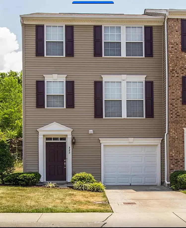 3 bed, 2.5 bath, 1772 sqft, $2,300 — Photo 1
