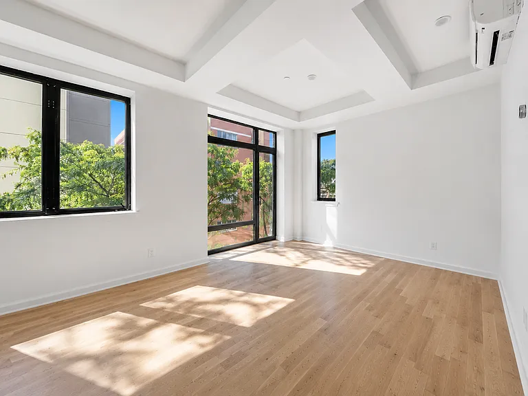 1980 Amsterdam Ave #4A — Photo 3