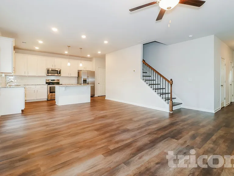 2948 McKenzie Dr — Photo 2