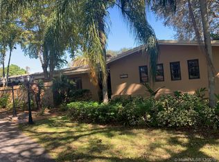 9955 SW 87th Ct, Miami, FL 33176