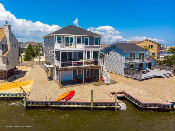 281 Evergreen Dr, Bayville, NJ 08721