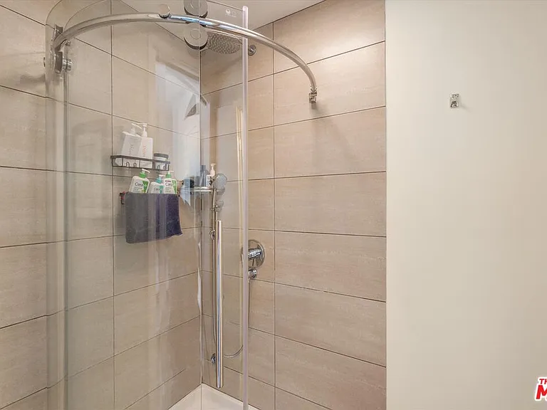 4927 Bellaire Ave — Photo 28