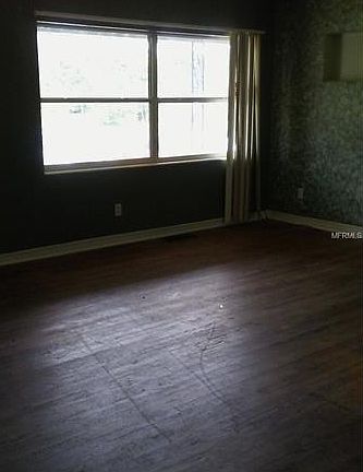 2nd image of 2917 Greenleaf Dr