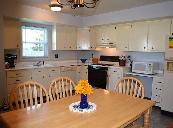 4th image of 4617 Marimak Dr