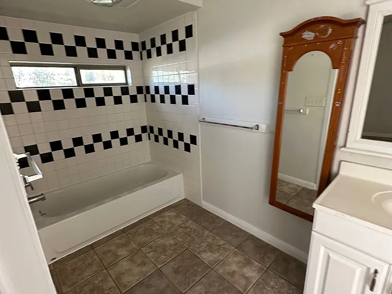 1102 Bluebonnet Dr — Photo 4