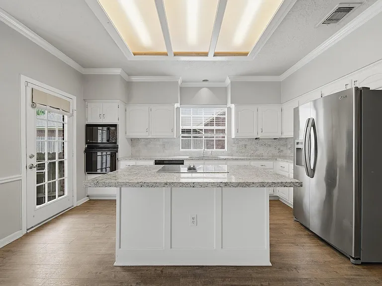 15122 Greenleaf Ln — Photo 35