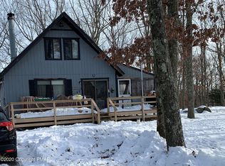 1168 Bluebird Ln, Bushkill, PA 18324