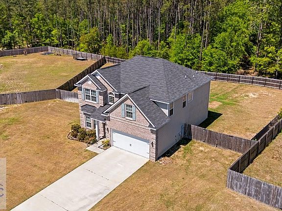 4th image of 212 Fairview Dr NE
