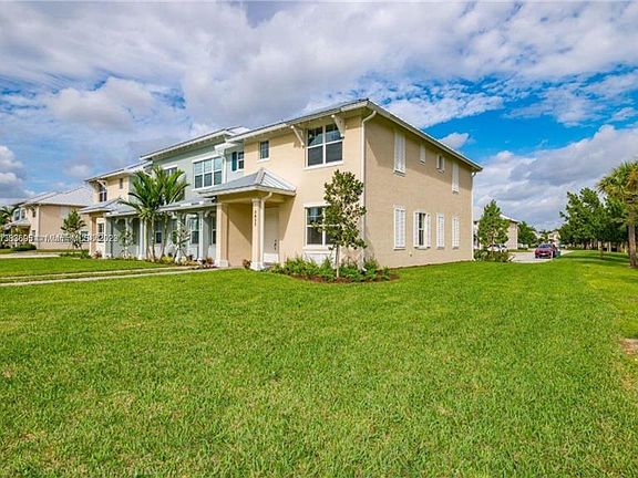 3rd image of 3932 Long Leaf Ln #3932