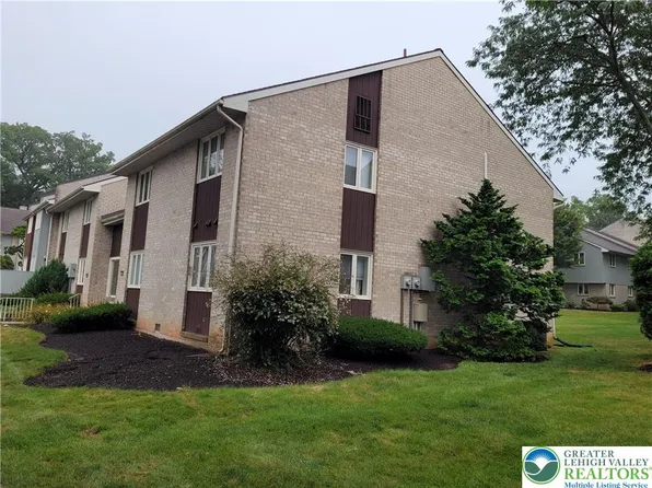 371 Carver Dr APT A, Bethlehem, PA 18017