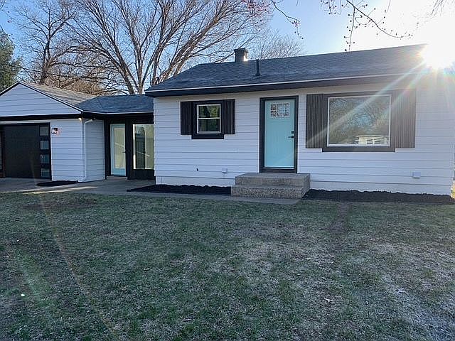 1st image of 2284 Edgewater Dr NE