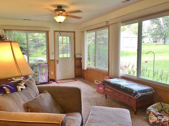 2nd image of 807 Glenwood Pl