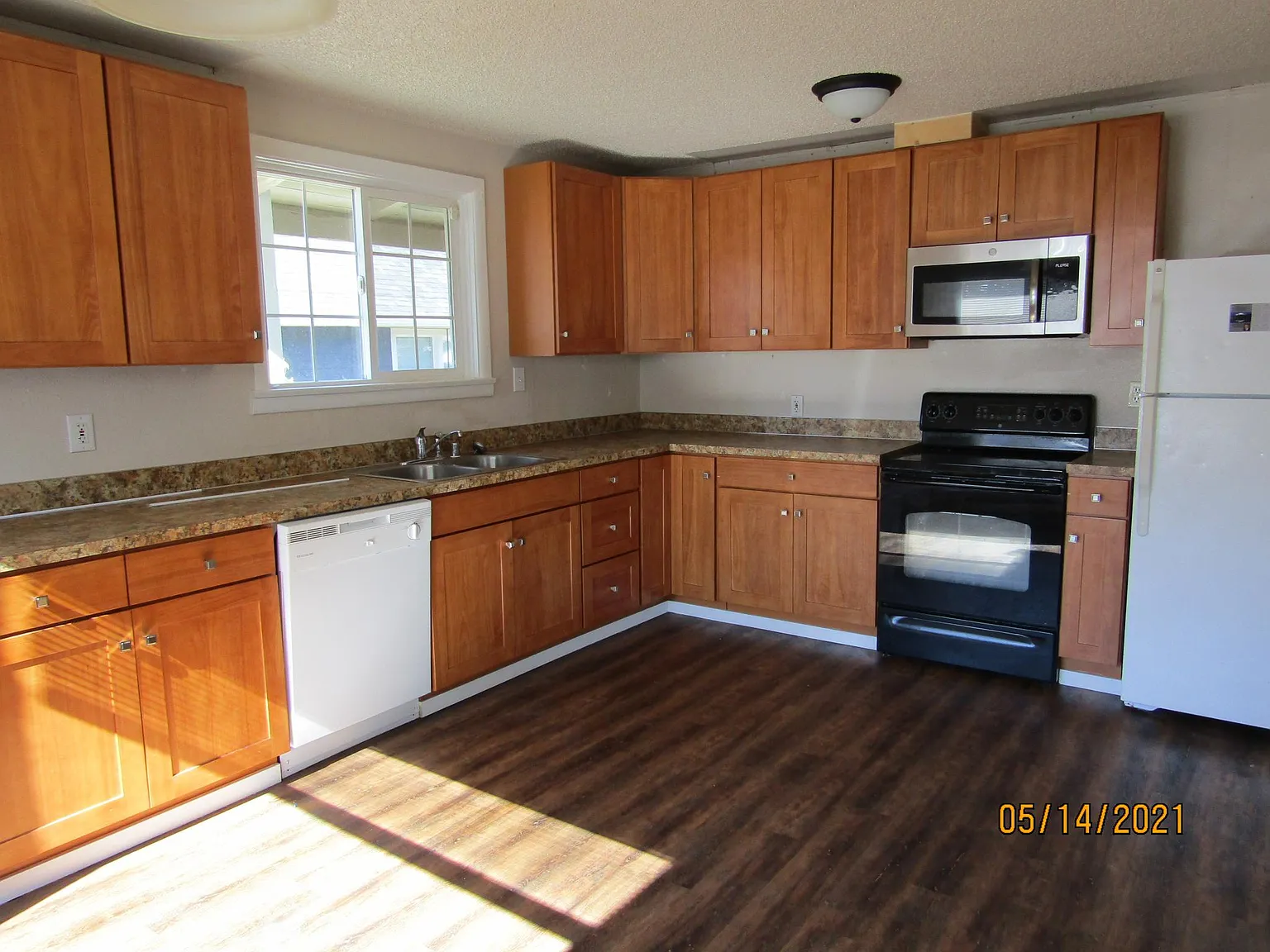 2 bed, 1260 sqft, $2,095 — Photo 4