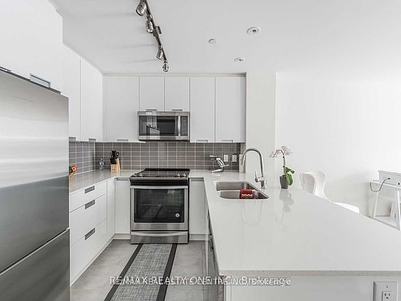 3rd image of 5025 Four Springs Ave #112