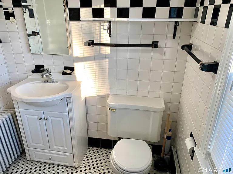 52 Goffe Ter — Photo 7