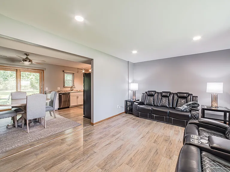 1034 Parkway Dr — Photo 18