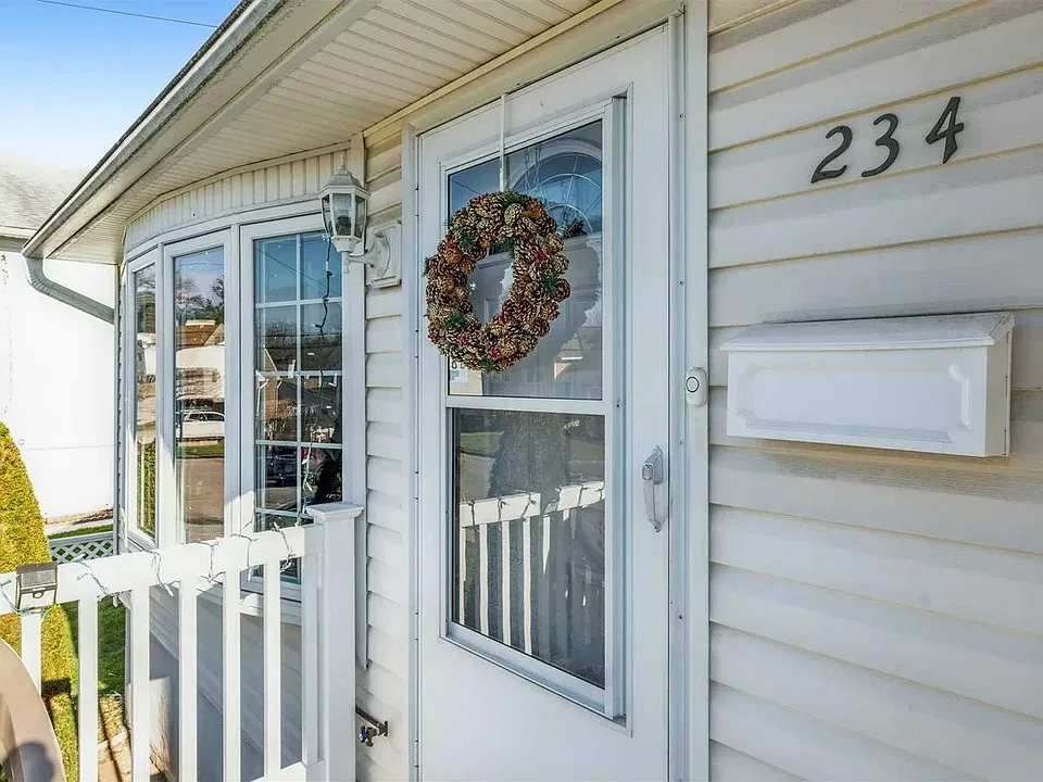 234 Pembrook Dr