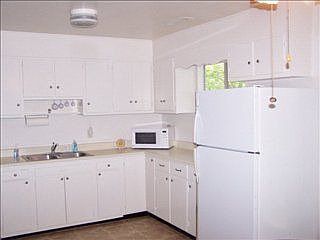 4th image of 2966 Caledonia St