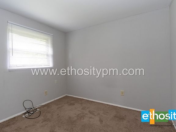 5th image of 5816 Grandview Dr