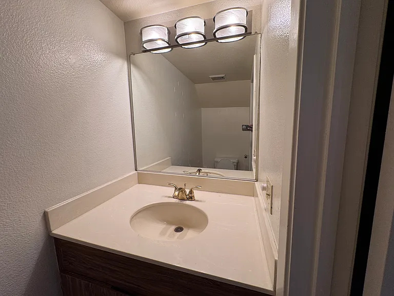 5729 Hazeltine Ave #4 — Photo 7