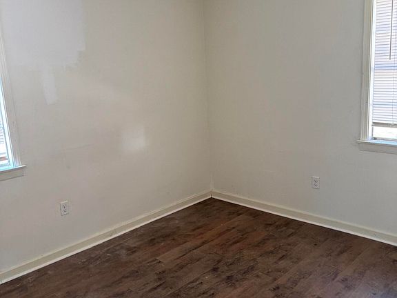 4th image of 410 Oneida Ave