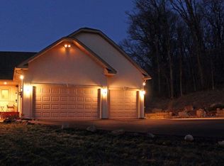 771 Kinney Rd, Hudson, WI 54016