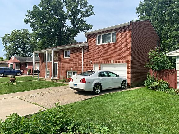 2nd image of 10 Cardinal Ln