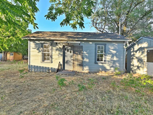 114 N 8th St, Central Pt, OR 97502